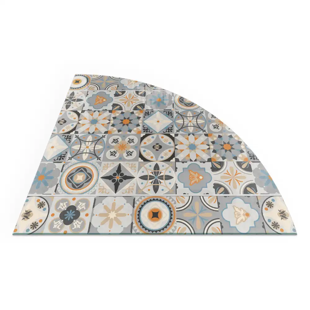 Plaque de protection en verre quart de cercle pour cheminée avec motifs mosaïque