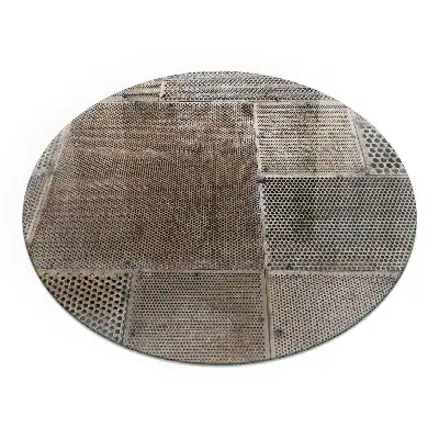 Plaque de sol ronde en verre pour cheminée avec motif de feuille perforée