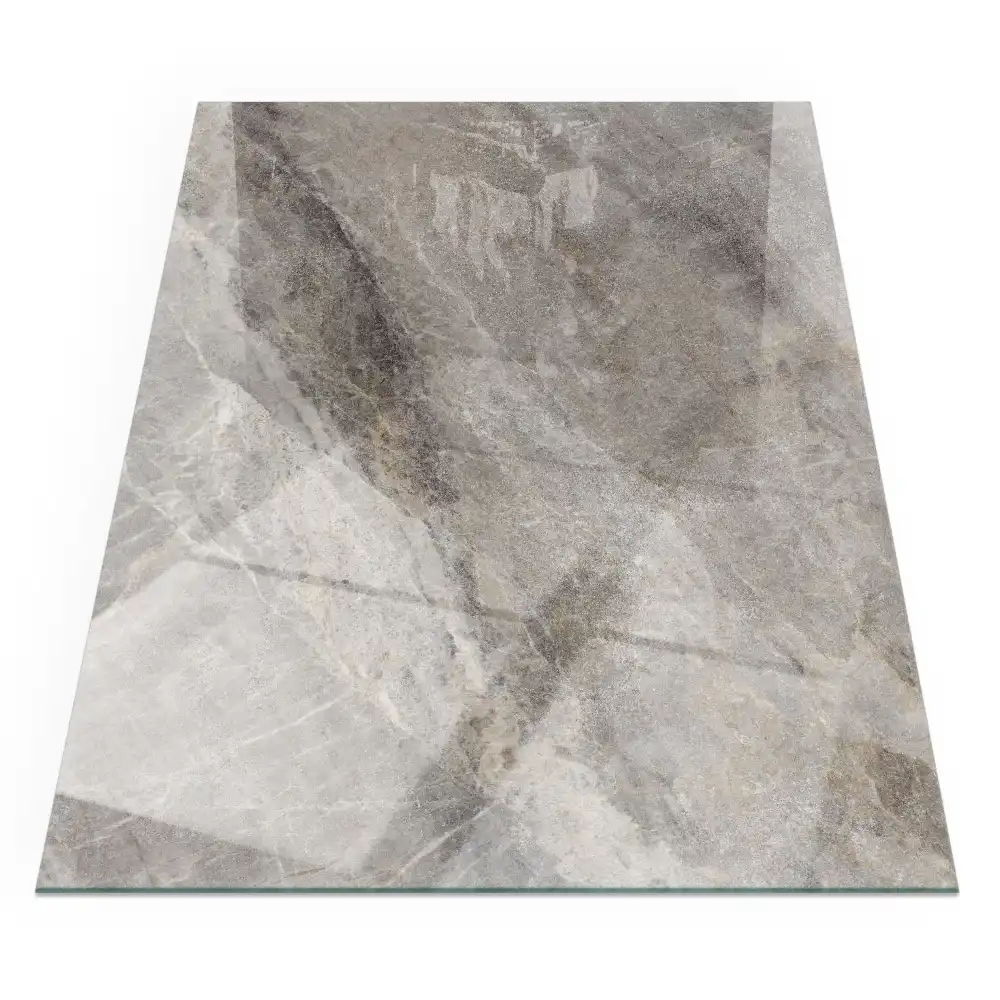 Plaque de sol rectangulaire en verre pour cheminée d'angle avec motif pierre naturelle