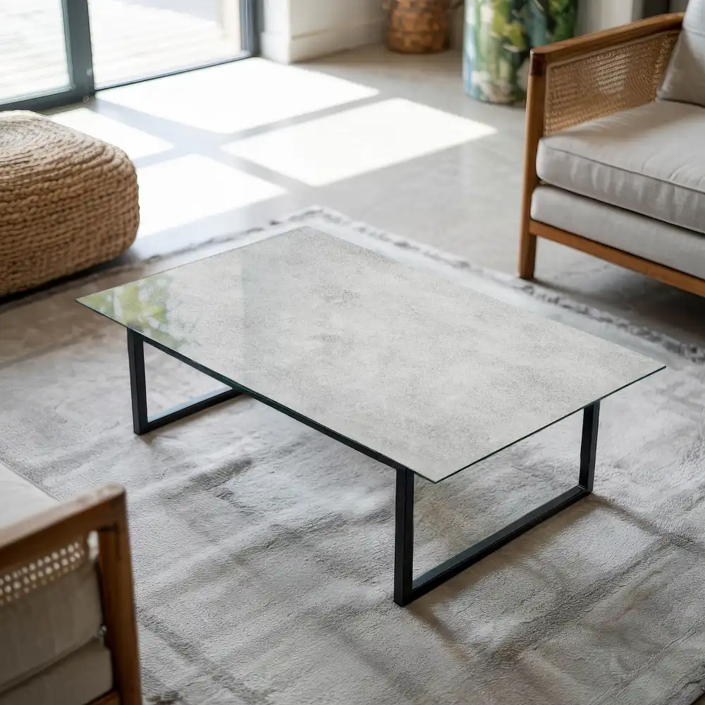 Plateau de table rectangulaire en béton avec surface rayée