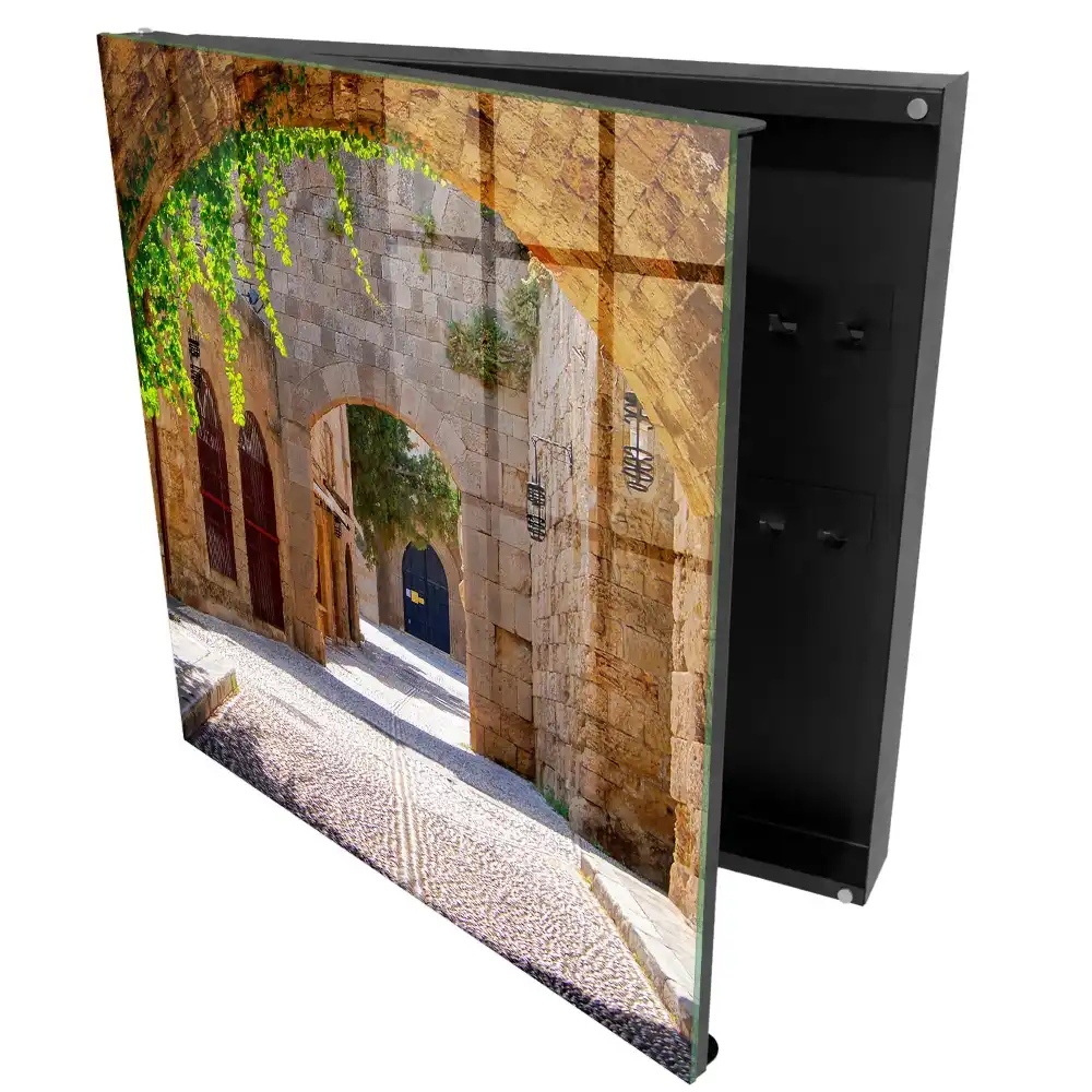 Armoire à clés architecture historique avec de la verdure