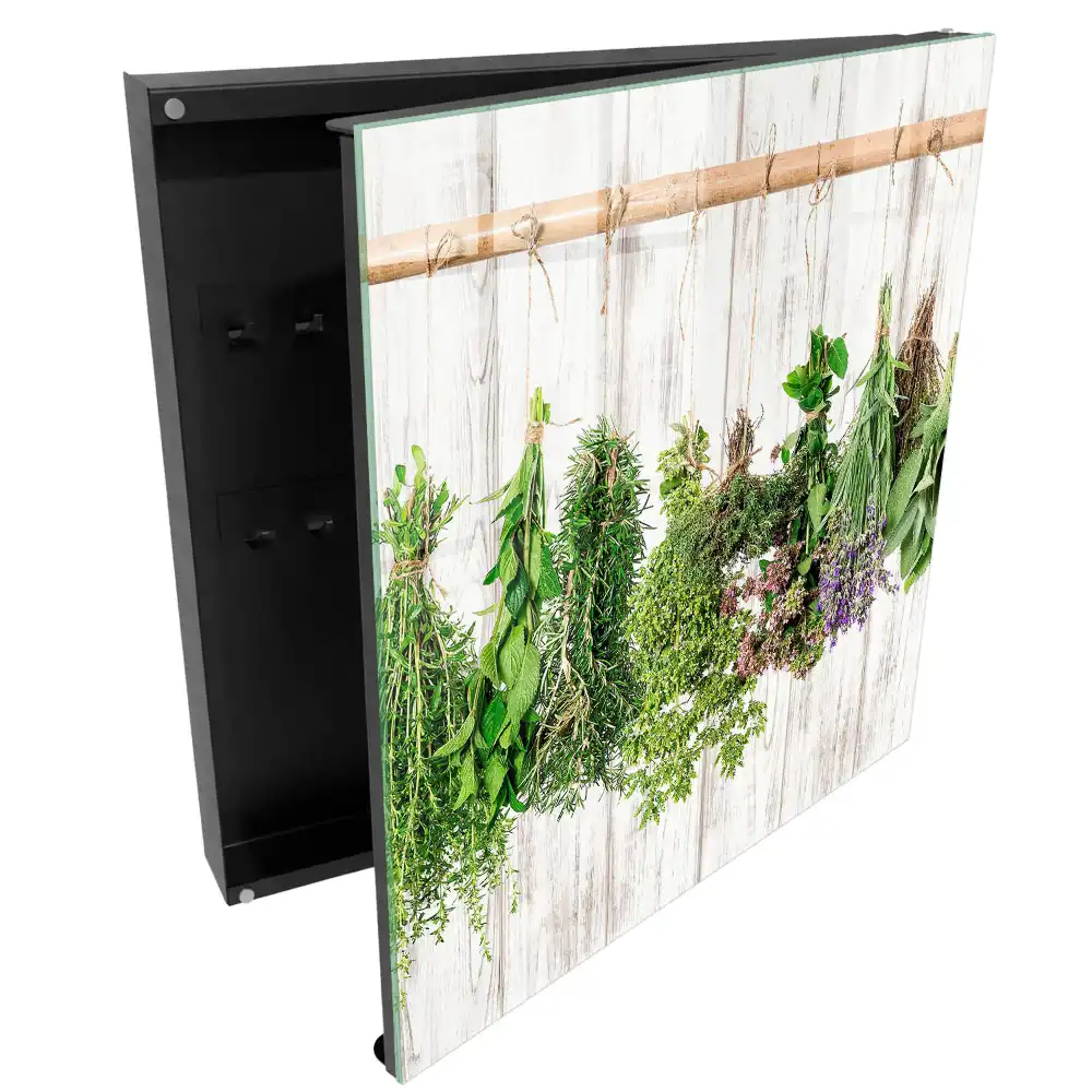 Armoire à clés herbes suspendues au bois dans un style rustique