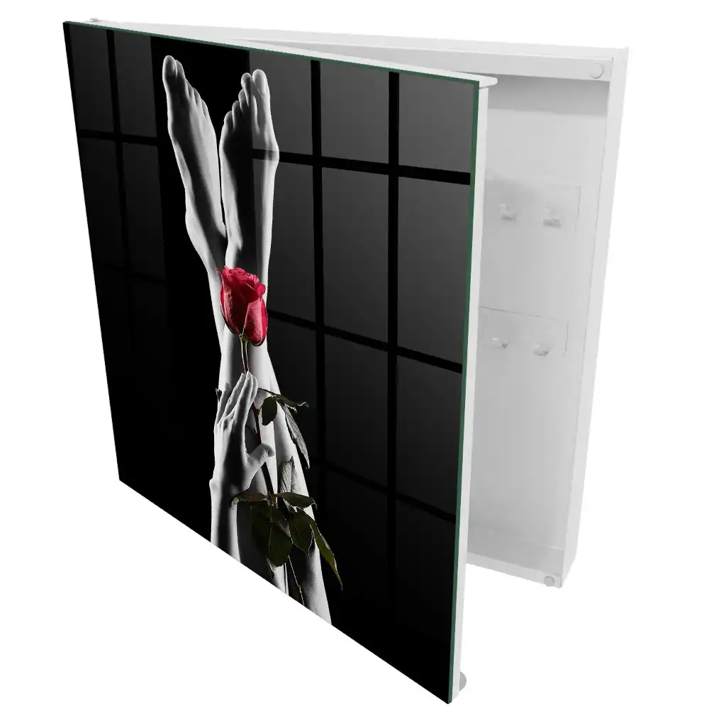 Boîte à clés murale une subtile combinaison de noir de blanc et de rouge