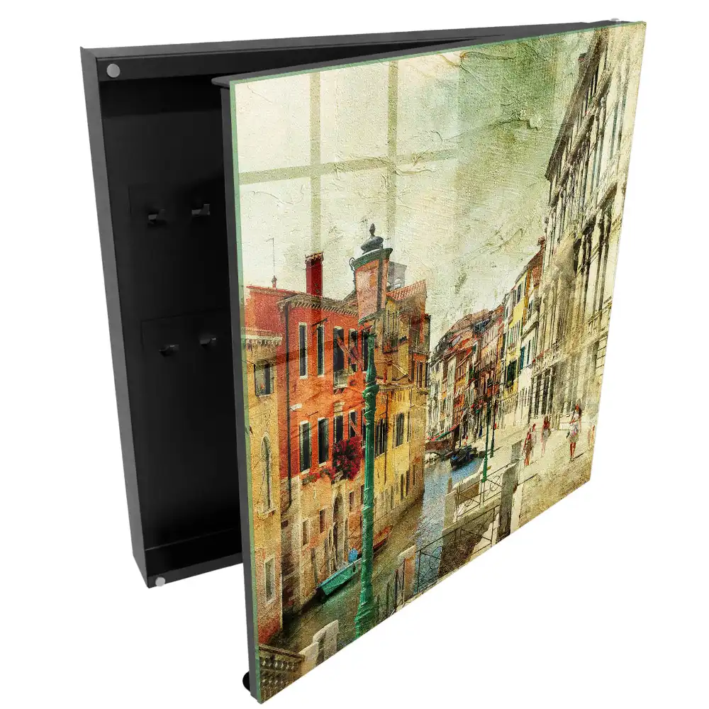 Armoire à clés immeubles colorés au bord du canal