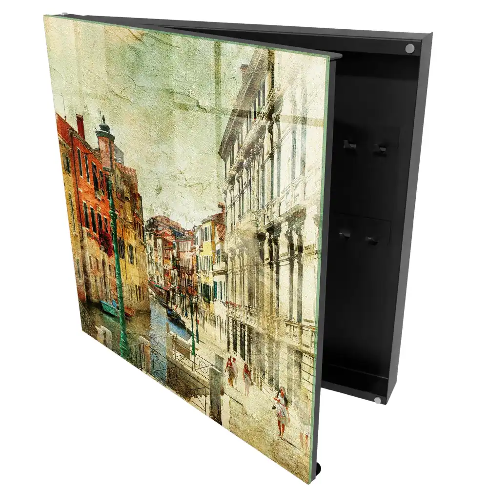 Armoire à clés immeubles colorés au bord du canal