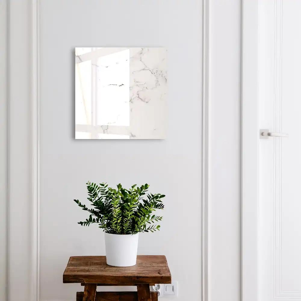 Armoire à clés motif marbré délicat avec des détails gris