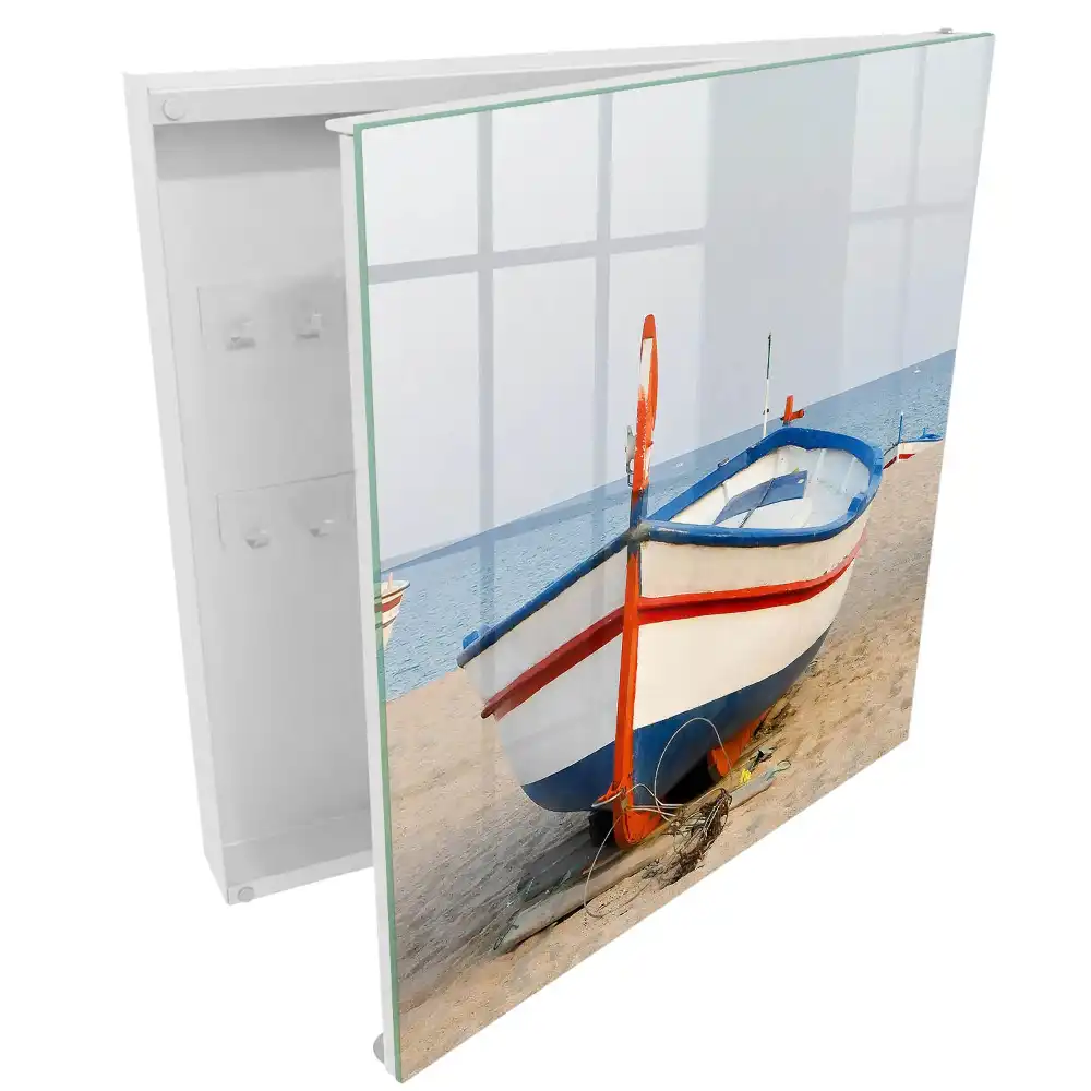 Boîte à clés murale un bateau sur la plage au soleil