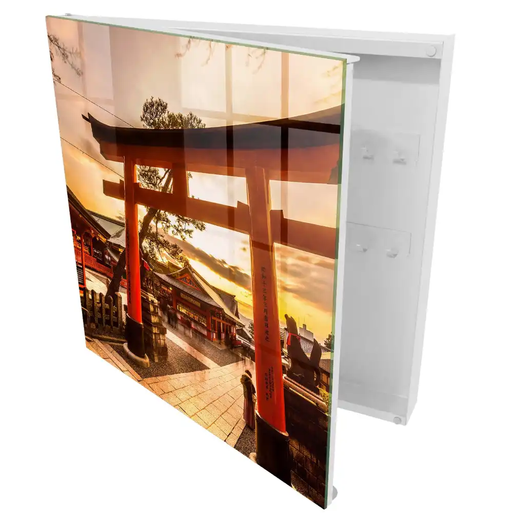 Boîte à clés théorie rouge et coucher de soleil sur la porte