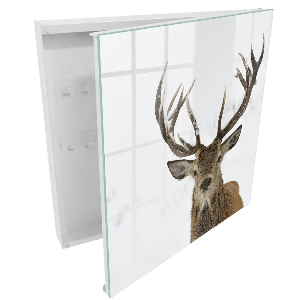Armoire à clés un cerf dans un paysage hivernal empreint d'harmonie