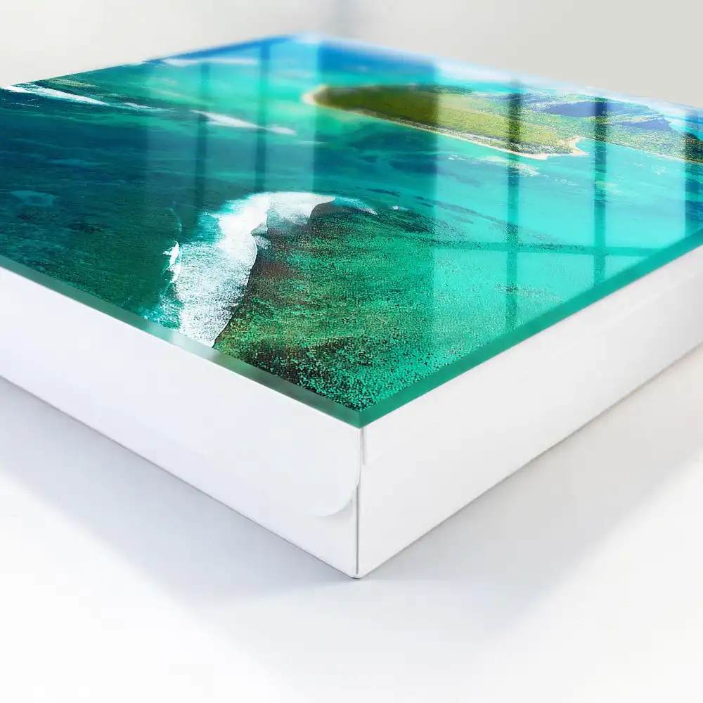 Armoire à clés vue de l'île avec un océan turquoise
