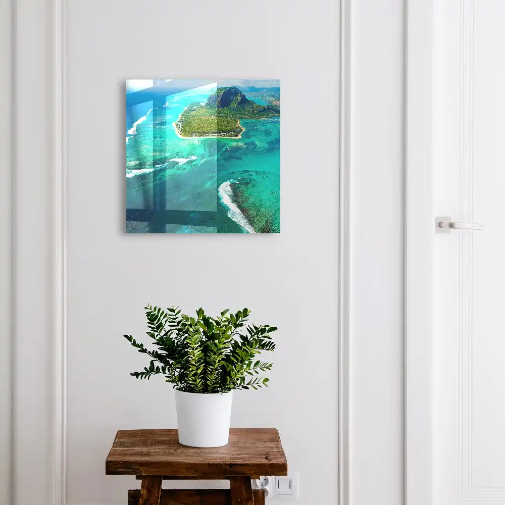Armoire à clés vue de l'île avec un océan turquoise