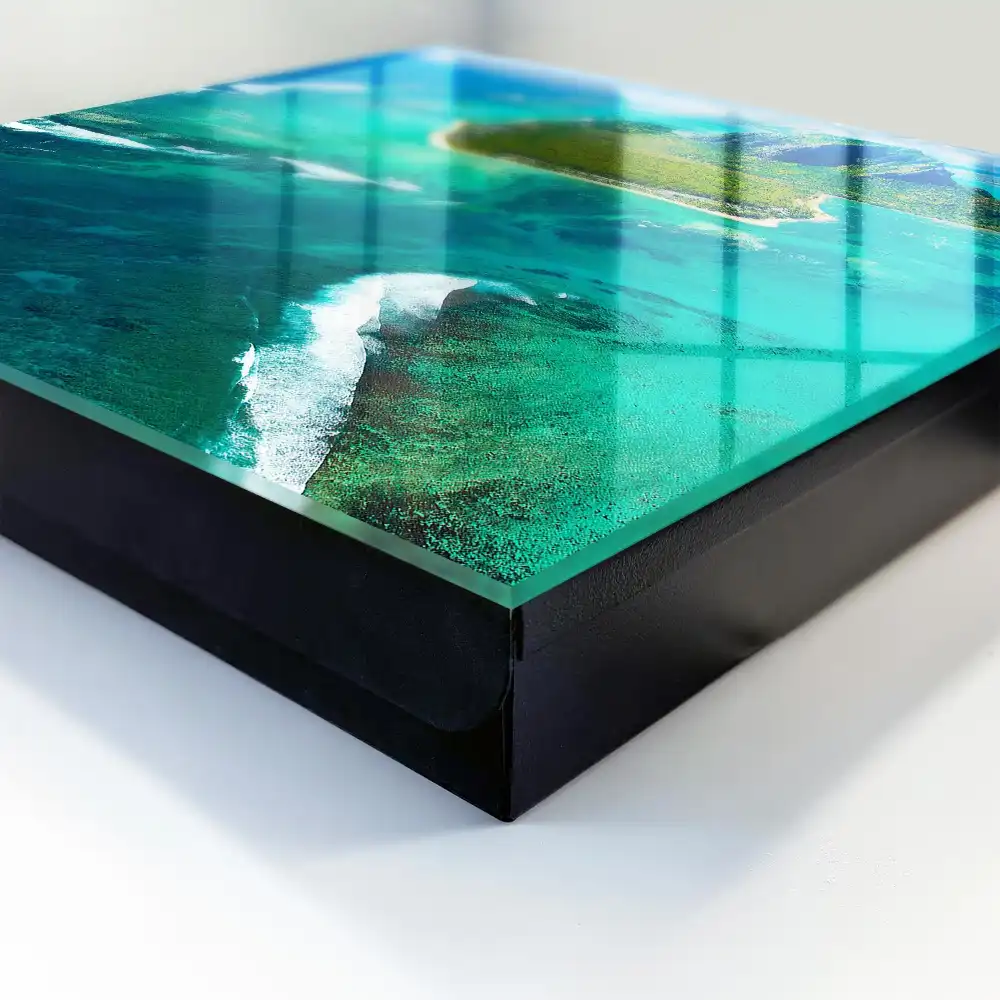 Armoire à clés vue de l'île avec un océan turquoise