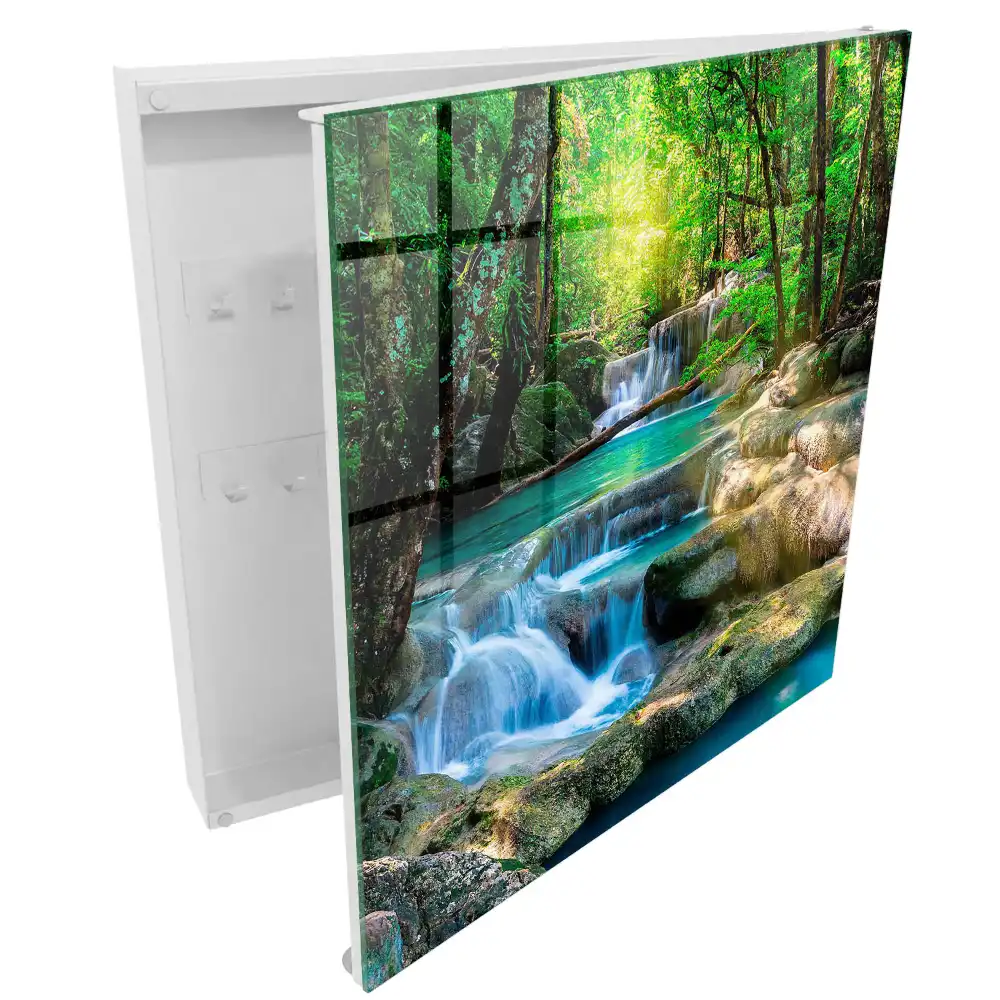 Boîte à clés l'eau turquoise de la cascade et la jungle luxuriante