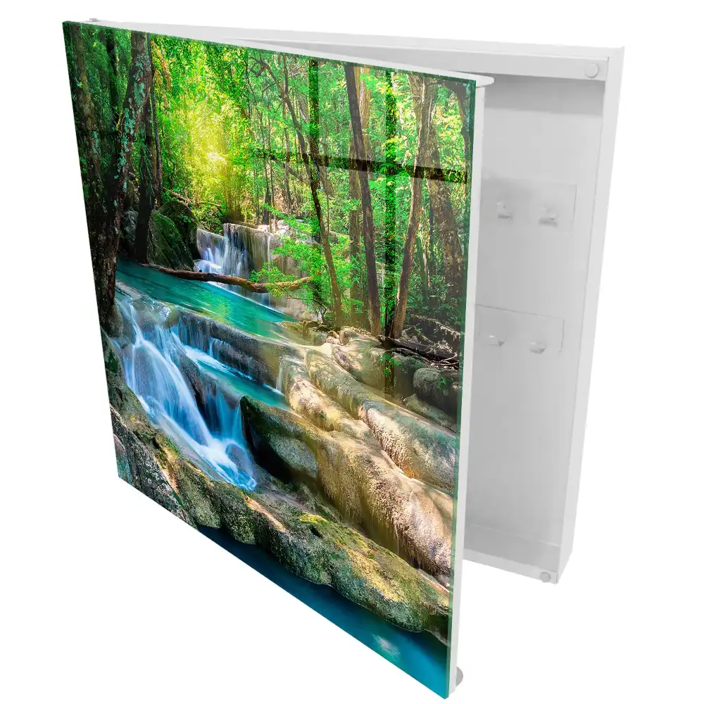 Boîte à clés l'eau turquoise de la cascade et la jungle luxuriante