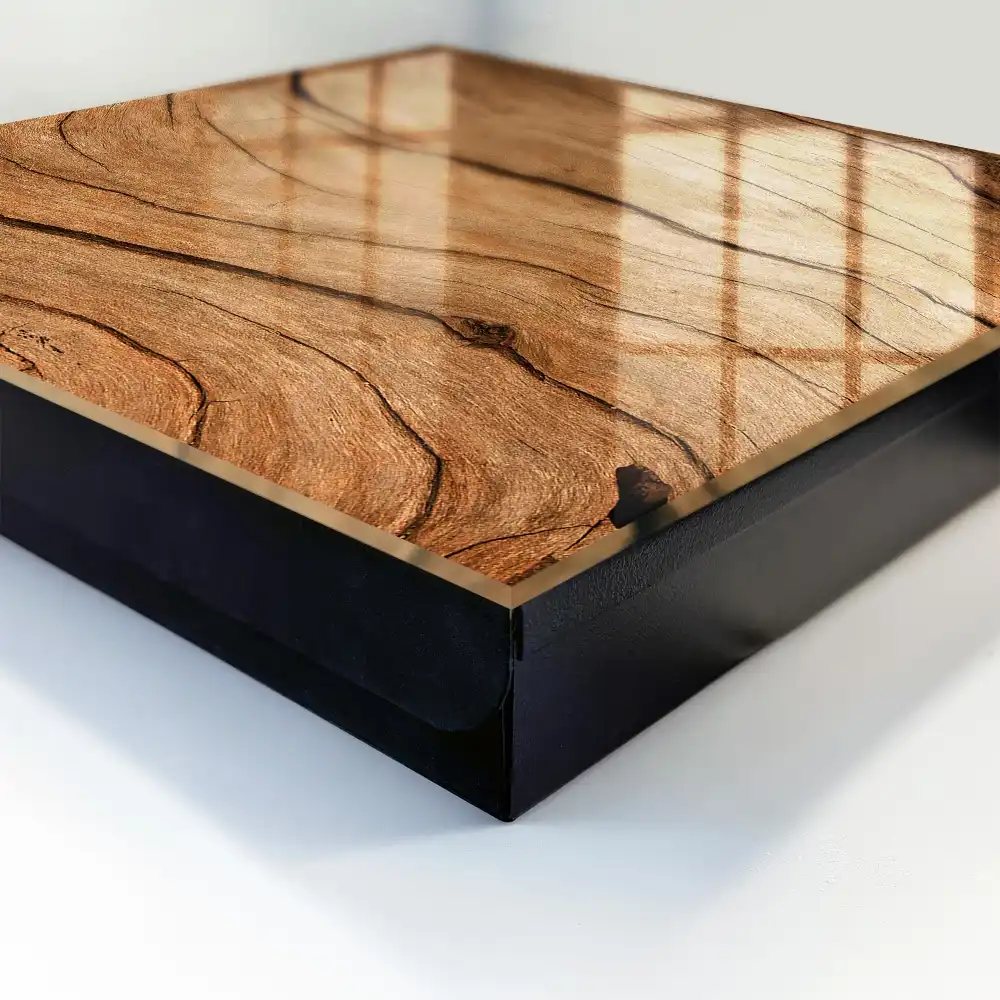 Armoire à clés les lignes ondulées du bois et le confort de la nature