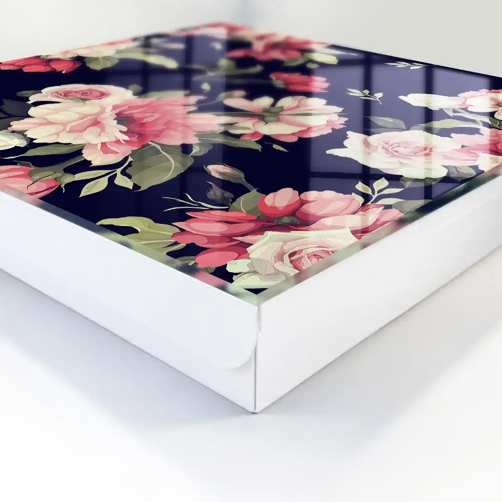Boîte à clés murale fleurs efficaces sur fond sombre