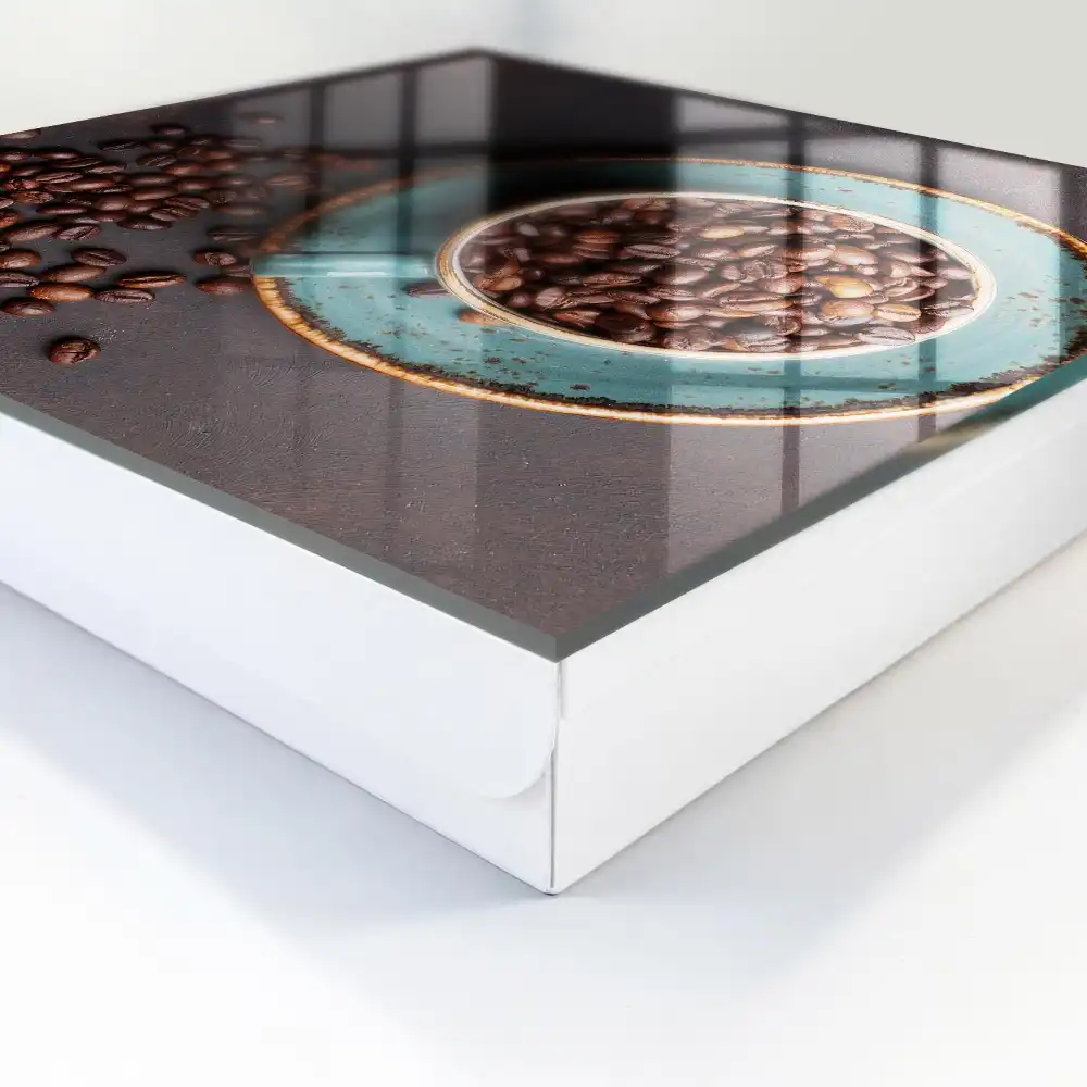 Boîte à clés une tasse avec des graines de pavot et une assiette turquoise