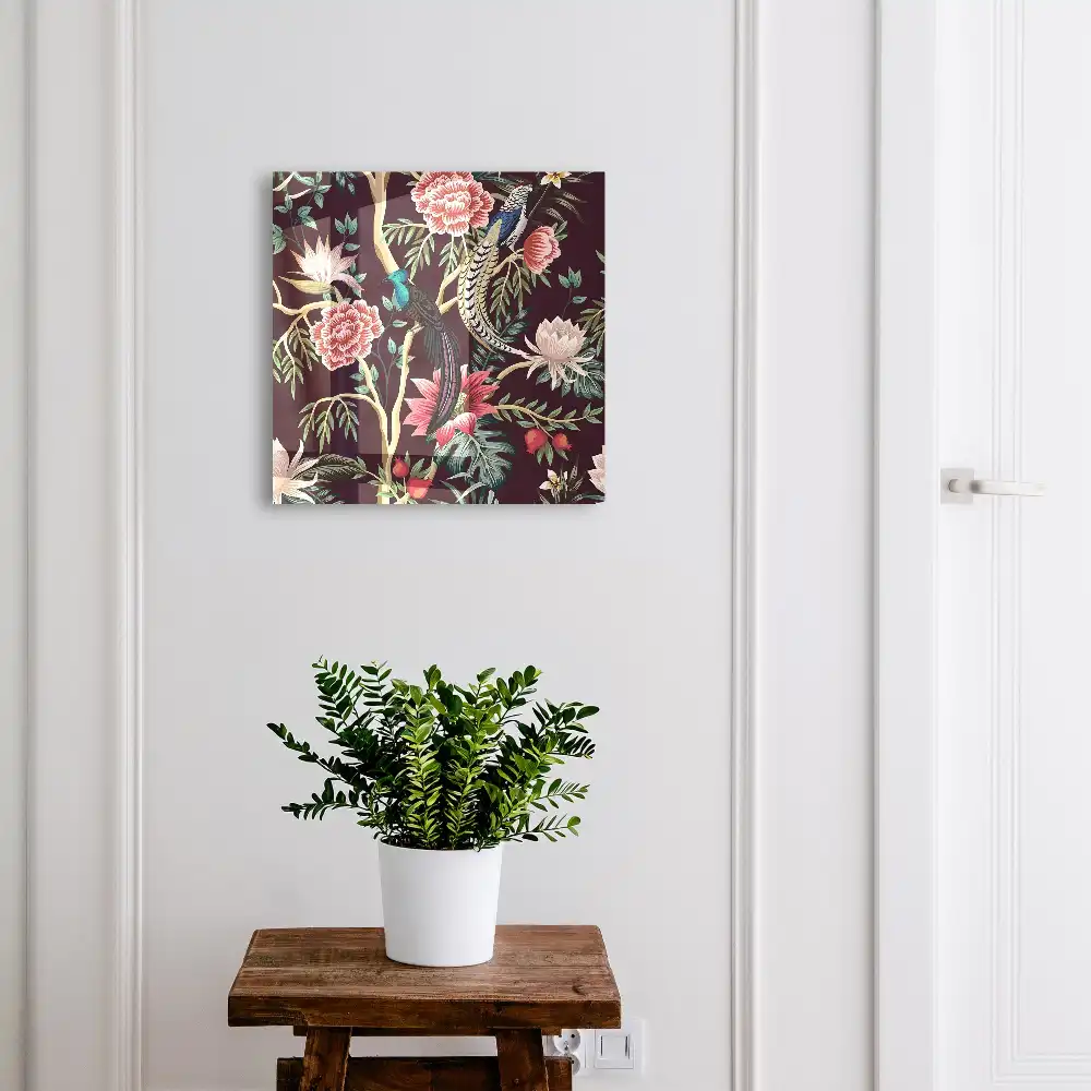 Boîte à clés murale exotique avec des oiseaux et des fleurs colorées pleines de grâce