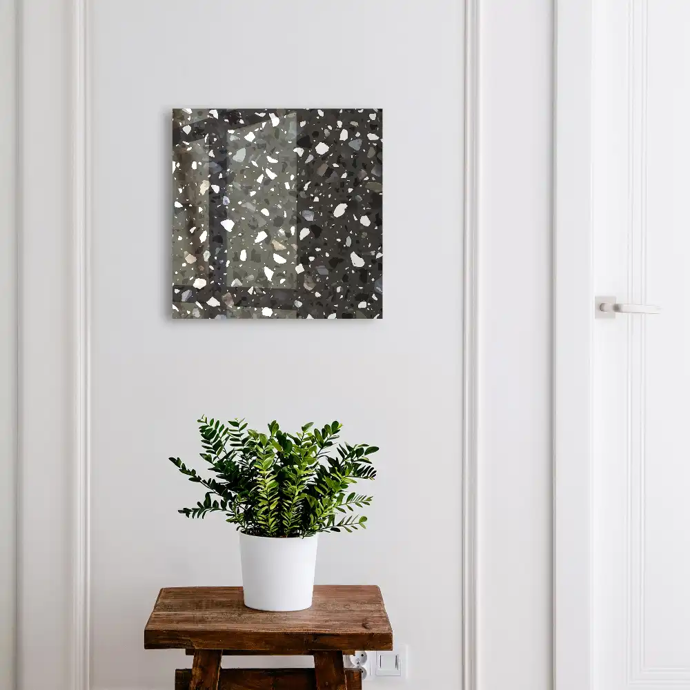 Armoire à clés mosaïque avec des taches grises contrastantes