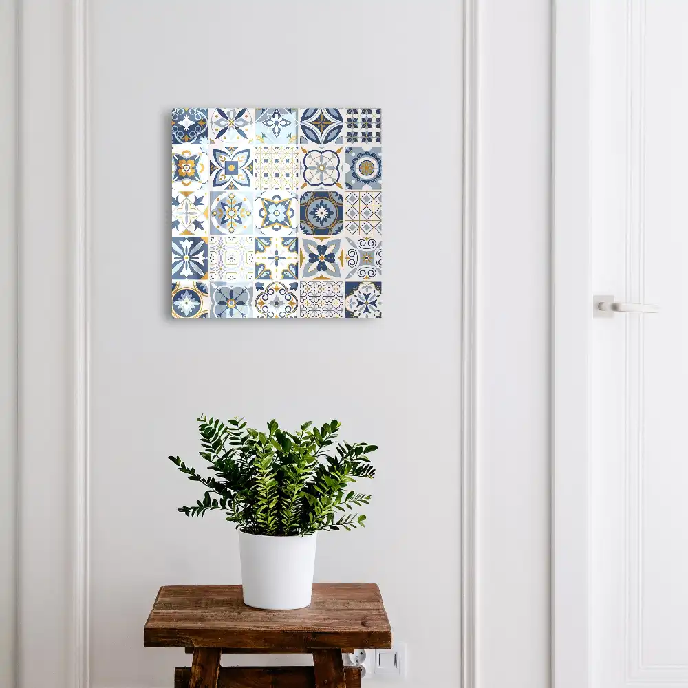 Boîte à clés une variété de motifs dans les tons bleus et jaunes