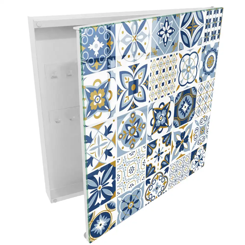 Boîte à clés une variété de motifs dans les tons bleus et jaunes