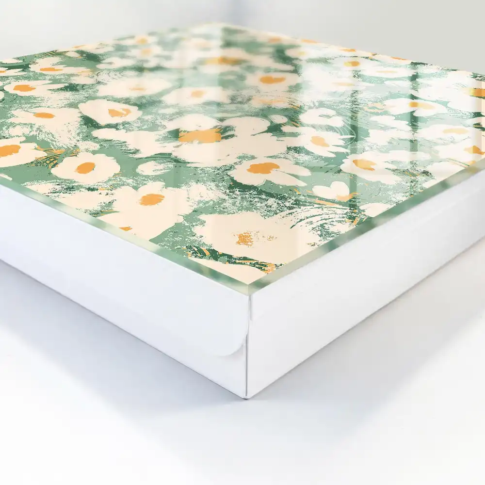 Boîte à clés fleurs sur fond vert dans un style bohème