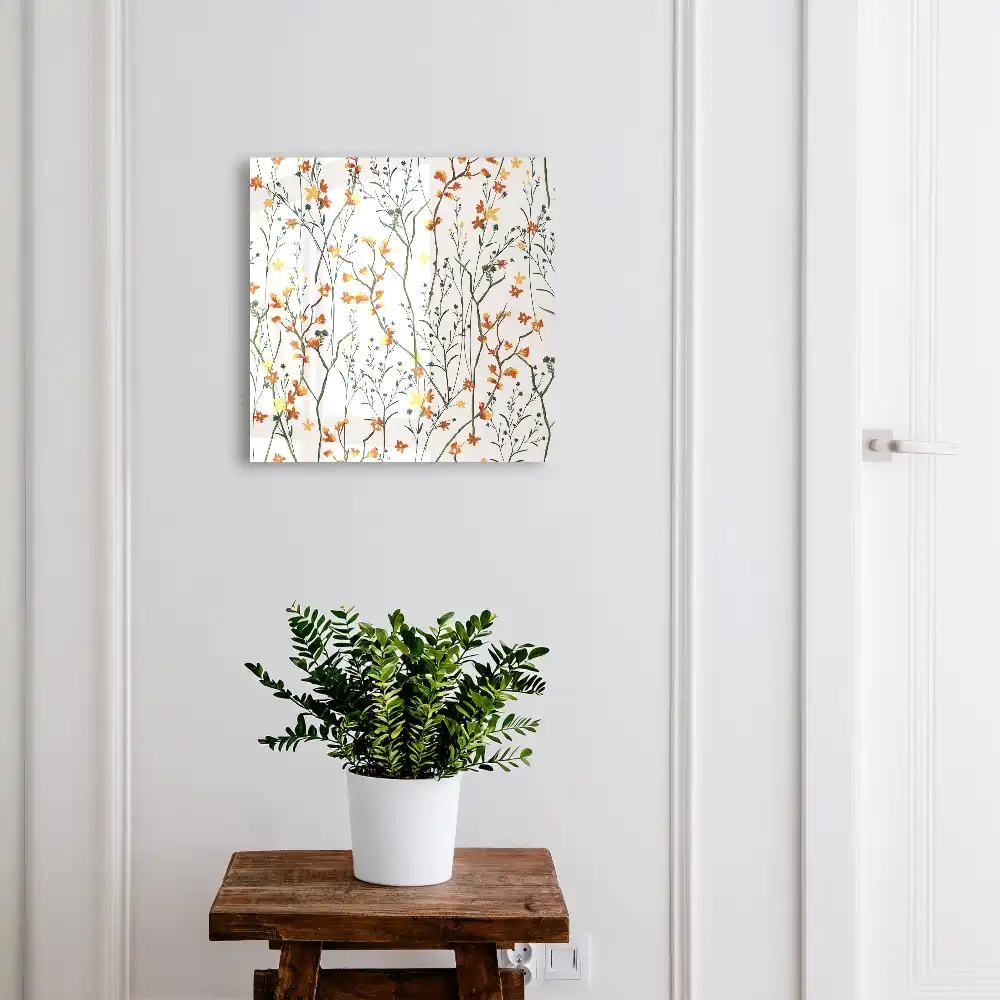 Boîte à clés fleurs colorées sur fond blanc