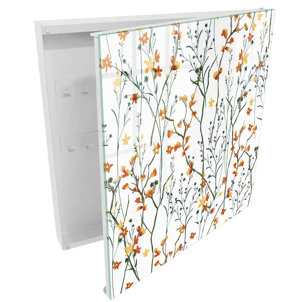 Boîte à clés fleurs colorées sur fond blanc