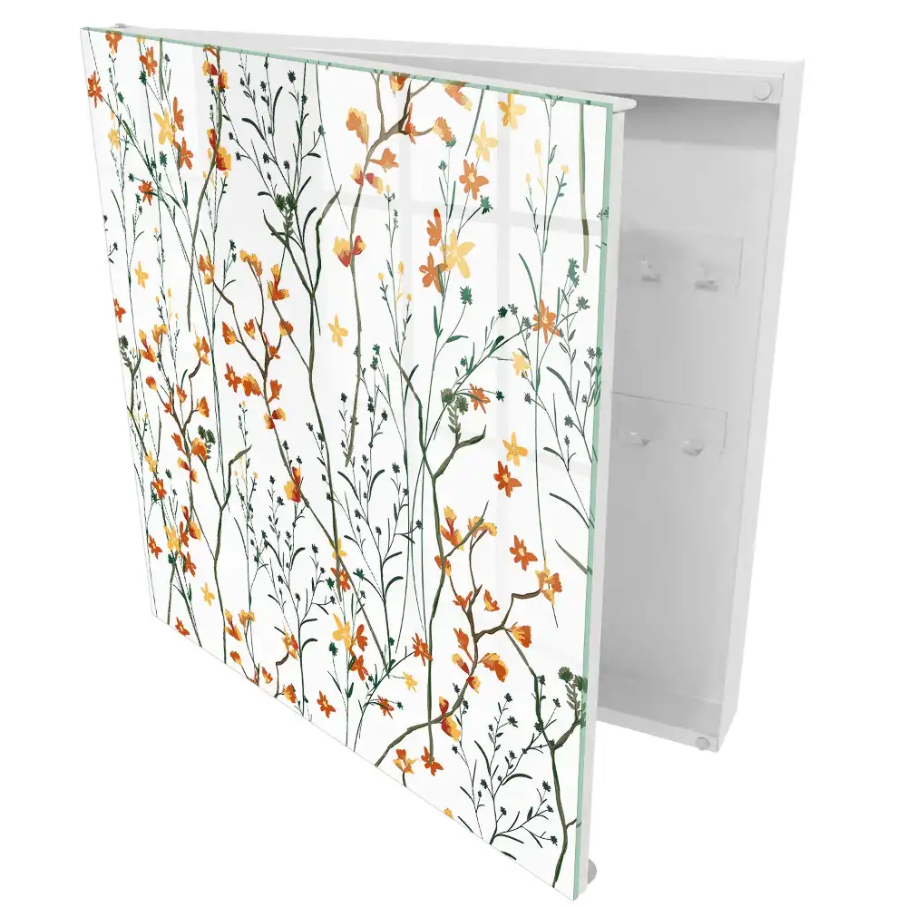 Boîte à clés fleurs colorées sur fond blanc