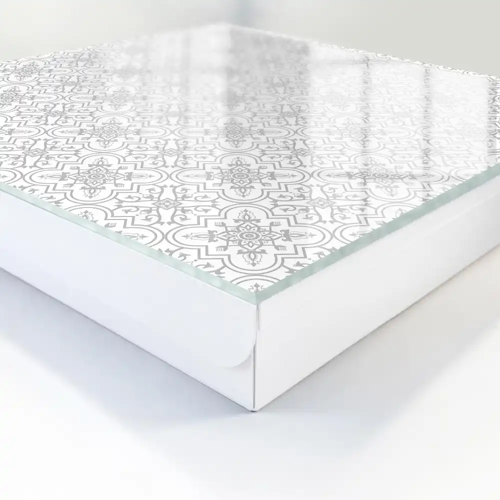 Boîte à clés géométrie de motifs gris sur fond blanc