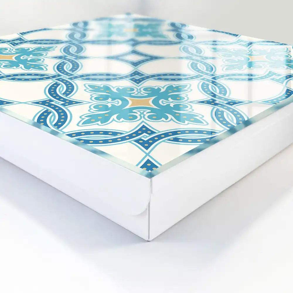 Armoire à clés motifs géométriques dans des tons turquoise