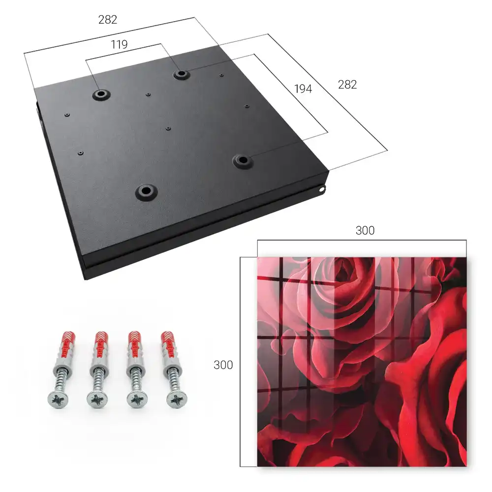 Armoire à clés des roses rouges intenses égayent l'intérieur