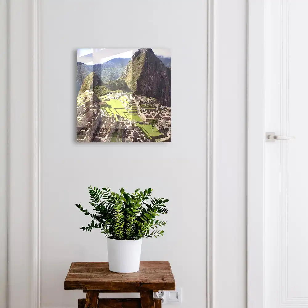 Armoire à clés montagnes majestueuses et bâtiments en pierre