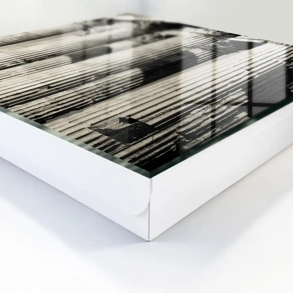 Armoire à clés six colonnes dans l'ombre lumière sans couleur