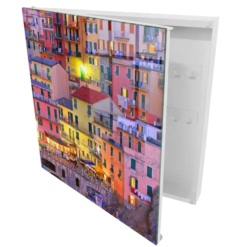 Boîte à clés murale des bâtiments colorés et animés de vie