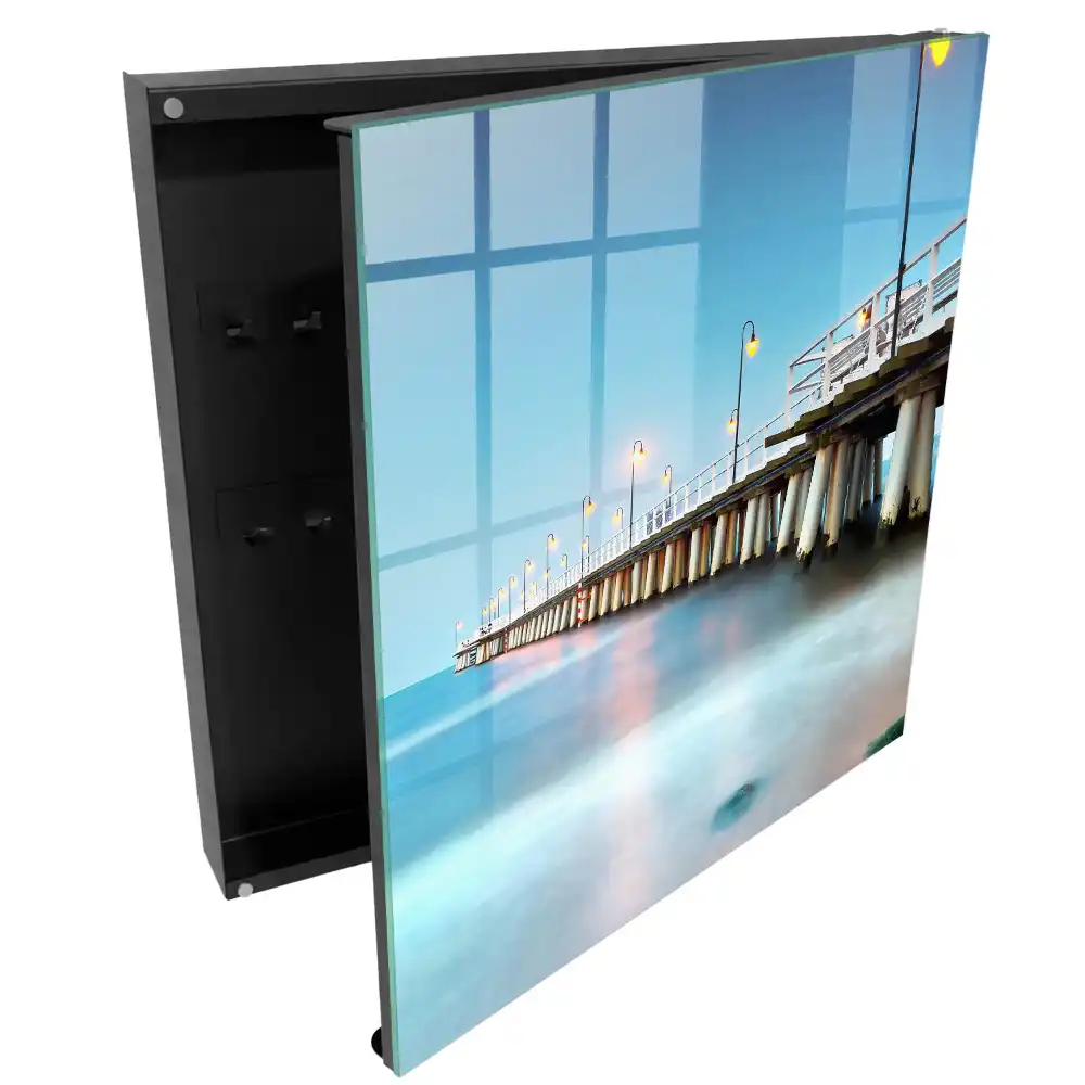 Armoire à clés scène de pont discrète au coucher du soleil