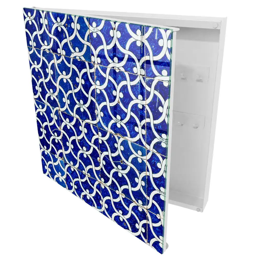 Armoire à clés carreaux bleus à motifs blancs