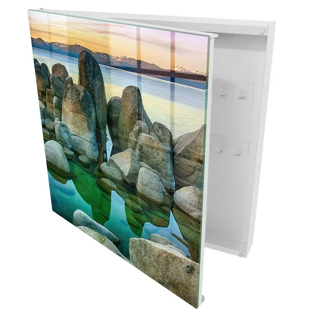 Boîte à clés paysage rocheux au bord de l'eau coucher de soleil