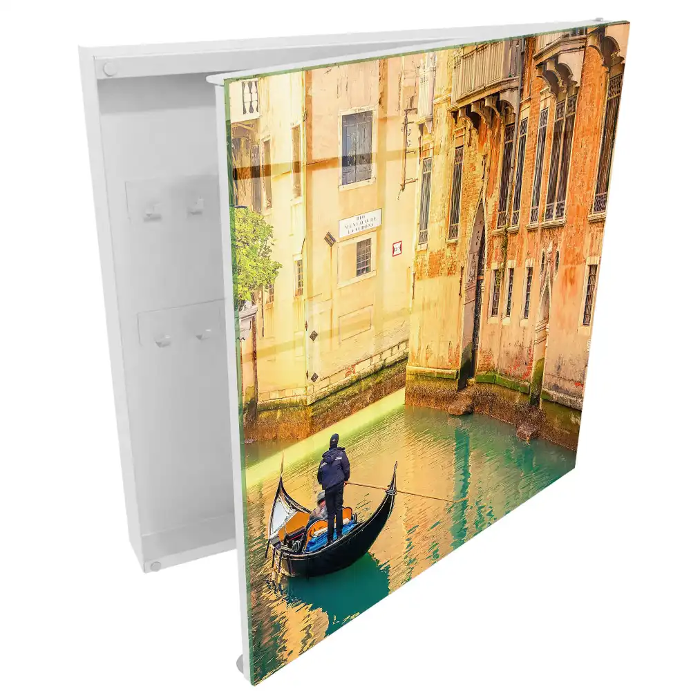 Boîte à clés murale canal italien et gondolier avec des bâtiments en arrière-plan