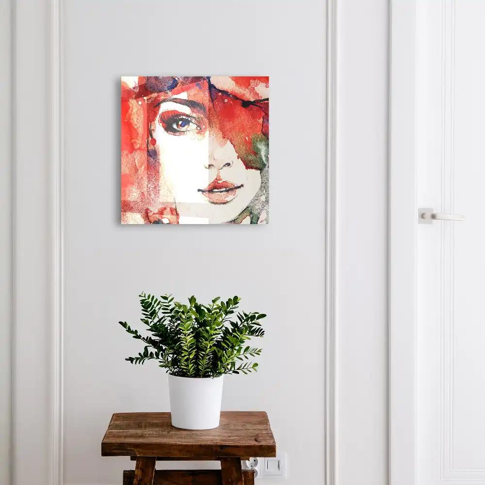 Armoire à clés portrait d'une femme aux couleurs chaudes et à l'abstraction