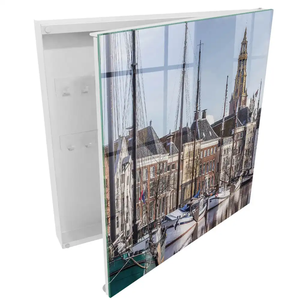 Armoire à clés paysage marin avec des voiliers et une tour