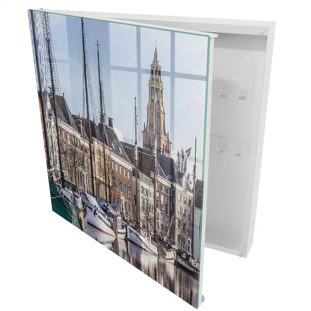 Armoire à clés paysage marin avec des voiliers et une tour