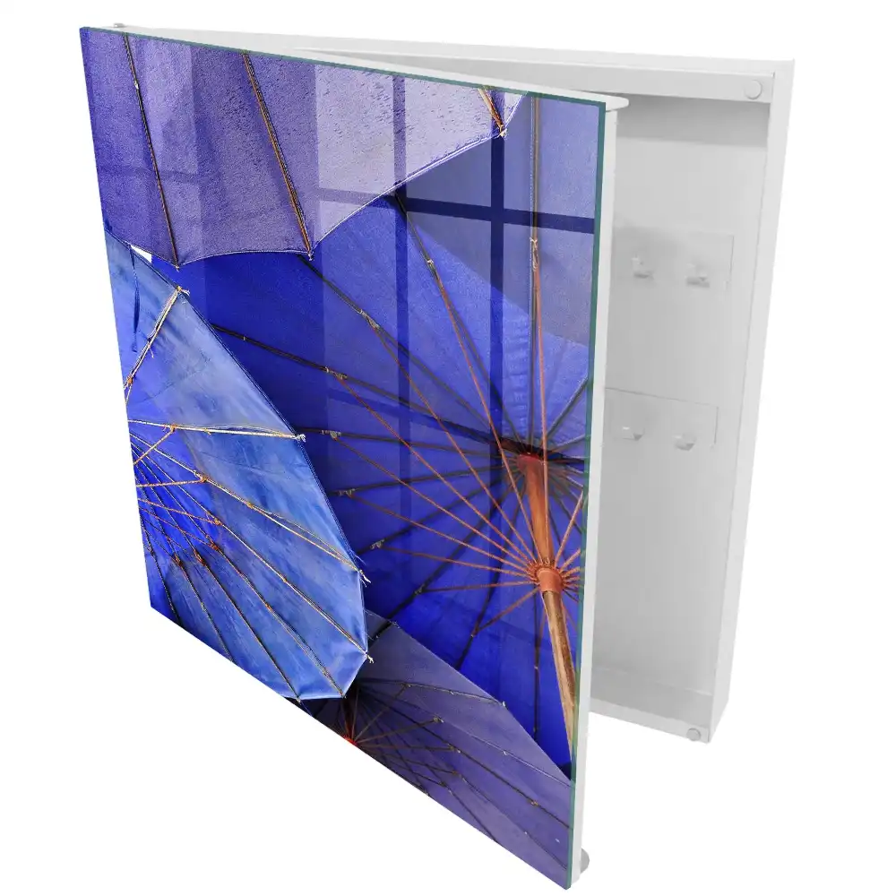 Armoire à clés parapluies bleus disposés de manière dynamique