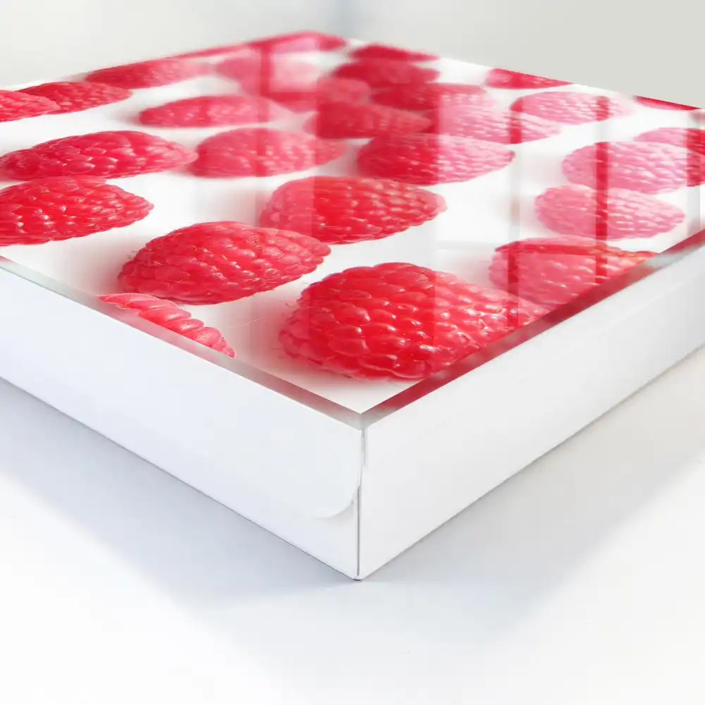 Armoire à clés framboises nutritives sur fond clair
