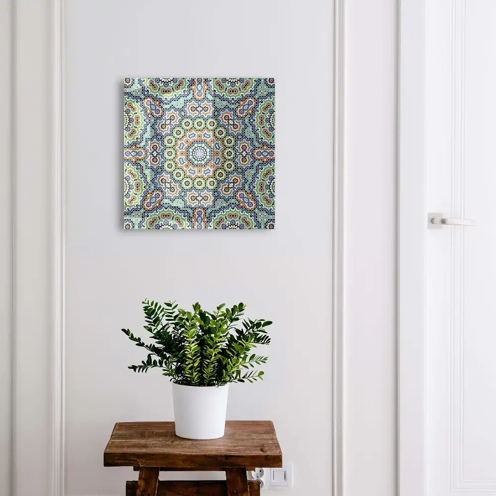 Boîte à clés murale un motif de mosaïque complexe aux couleurs intenses