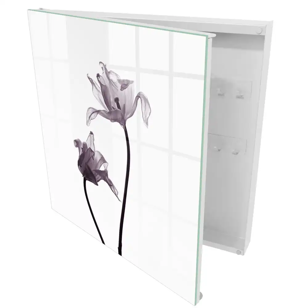 Armoire à clés fleurs délicates sur fond clair