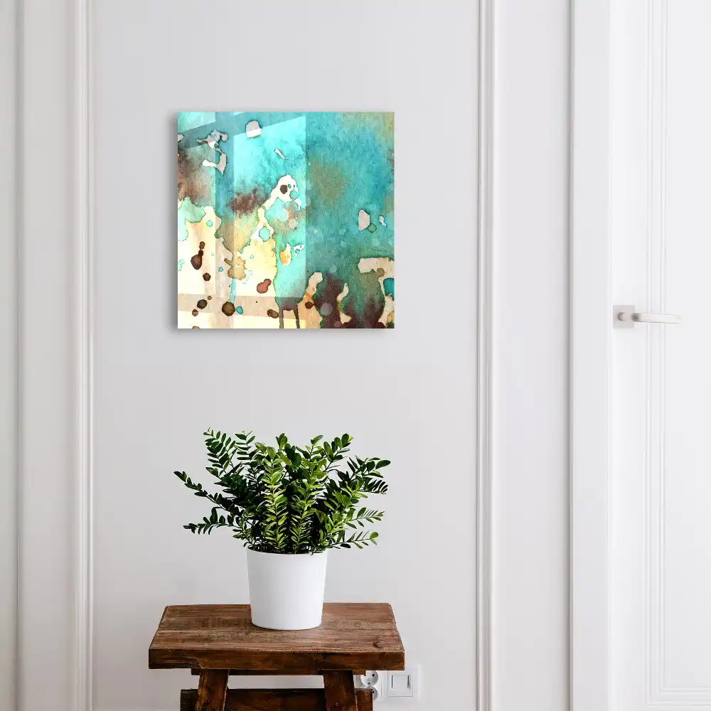 Armoire à clés des taches turquoise et brunes dans une composition abstraite