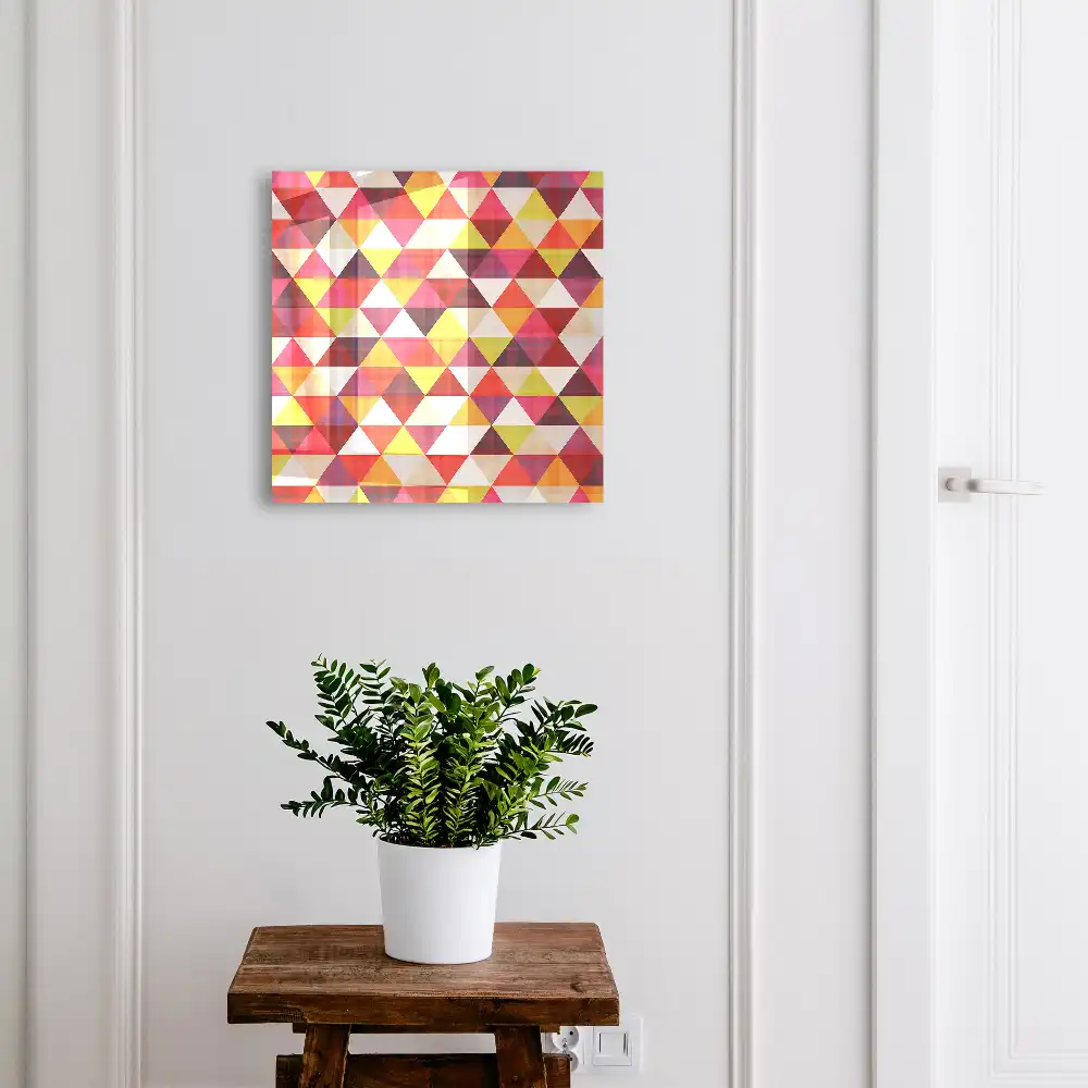 Boîte à clés une mosaïque colorée de triangles créant une dynamique