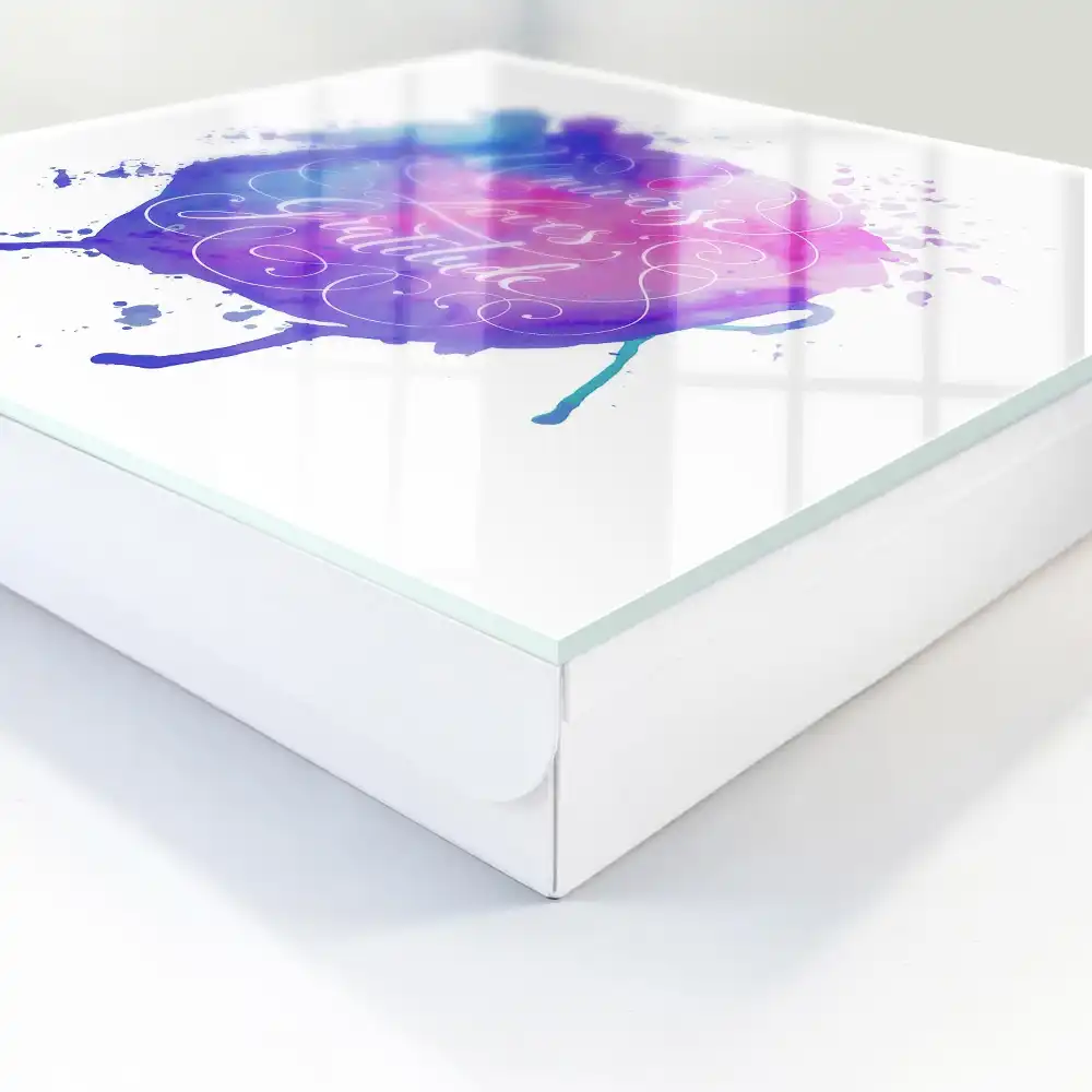 Boîte à clés aquarelle avec une inscription en violet et rose