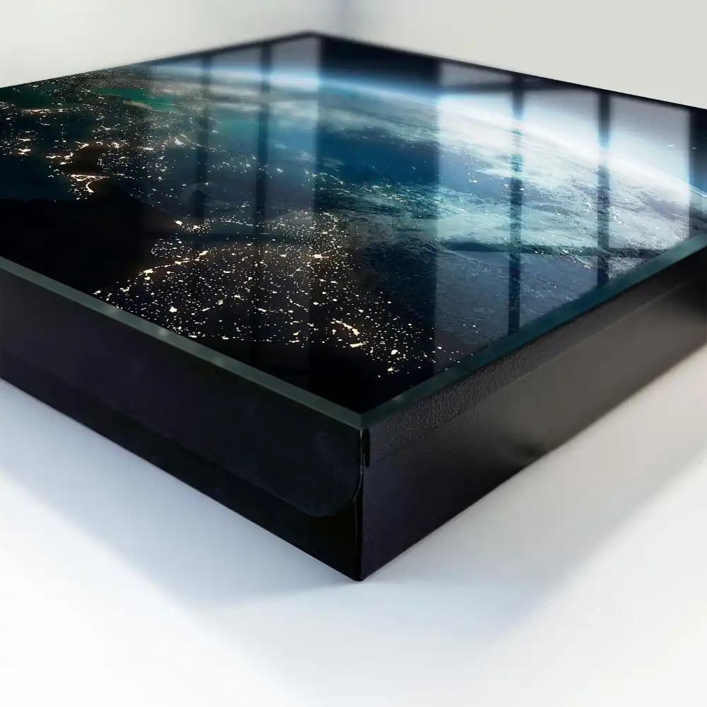 Boîte à clés murale une vision surnaturelle de la Terre pleine d'ombres et de lumière